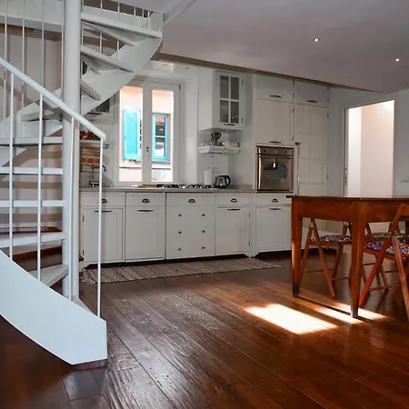 Easy Welcome La Porta Rossa - Apartamento *