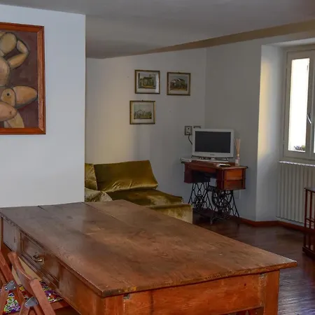 Easy Welcome La Porta Rossa - Apartamento Varenna
