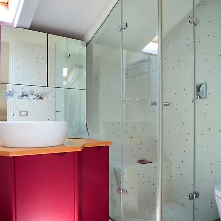 Easy Welcome La Porta Rossa - Апартаменты Варенна